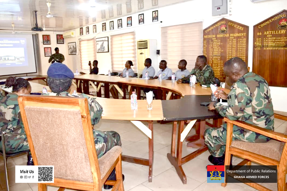 DIRECTOR S&T VISITS 16 ARTILLERY BRIGADE - Image 2